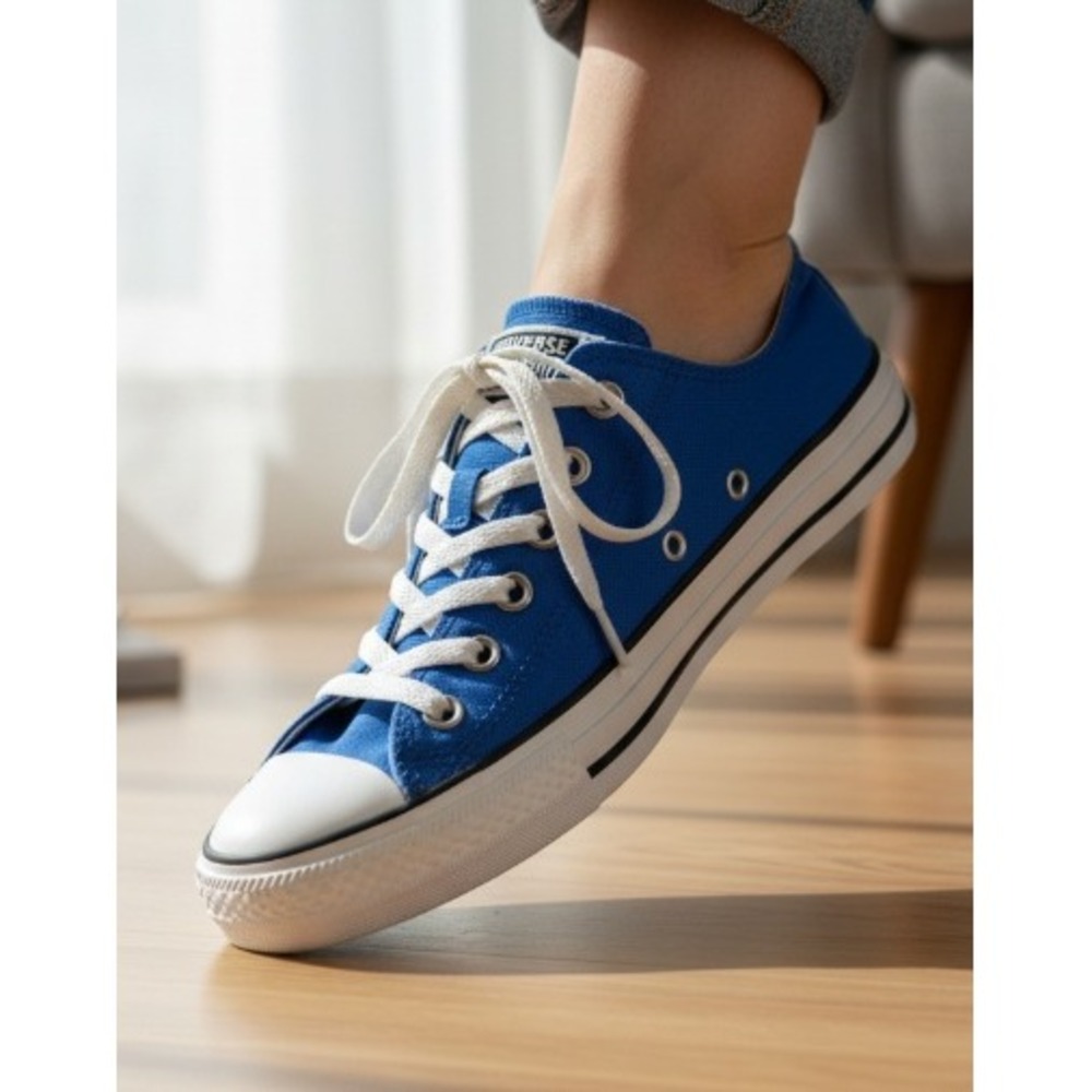Converse Chuck Taylor All Star Womens 8 Low Top Blue Canvas Sneakers